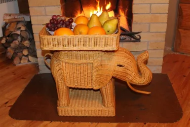 Столик слоник 21/05 коньяк