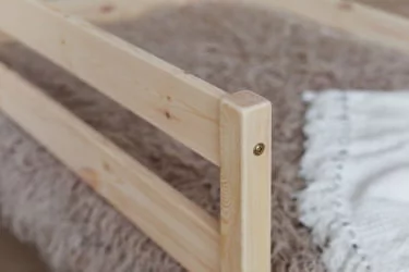 Детская кровать для девочки в натуральном цвете