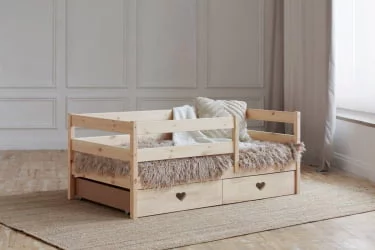 Детская кровать для девочки в натуральном цвете с ящиками Сердечки