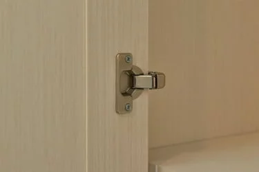 Настенный шкаф для гостиной Марлен 481 Кремовый белый Патина