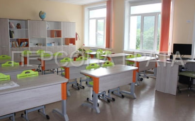 Парта двухместная Де Гласси Н (рост 3-5)  ЛДСП Дуб молочный/ Металл Серый+Оранжевый