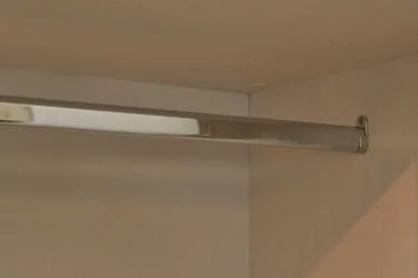 Шкаф четырехдверный Марлен 493 Кремовый белый Патина