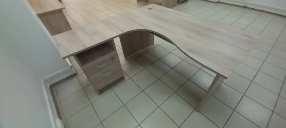 Стол эргономичный левый Альфа 64.22 Дуб Кронберг