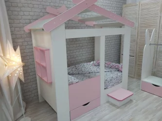 Кровать со ступенькой и ящиком и стеллаж Теремок + Зайка Белый-Розовый
