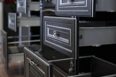 Тумба кухонная 800 с 2 ящиками ЛЮКС (4) Италия ЛД 275.926.000 Черный Дуб темный