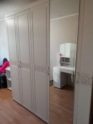 Шкаф трехдверный с зеркалом Тиффани 93.12