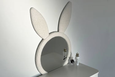 Детский стол со стульчиками Зайка MK-0019 белое дерево/белый (плюш)