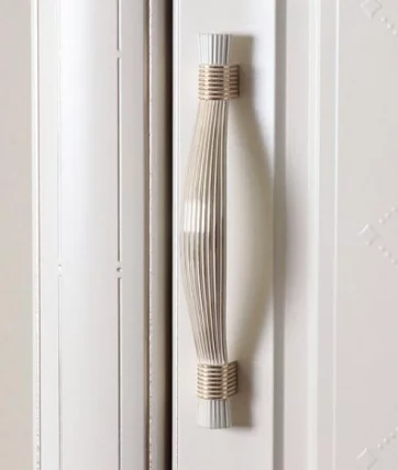 Шкаф-пенал с колоннами (левый/правый) Венеция 32.19 Сосна Астрид Ваниль_2