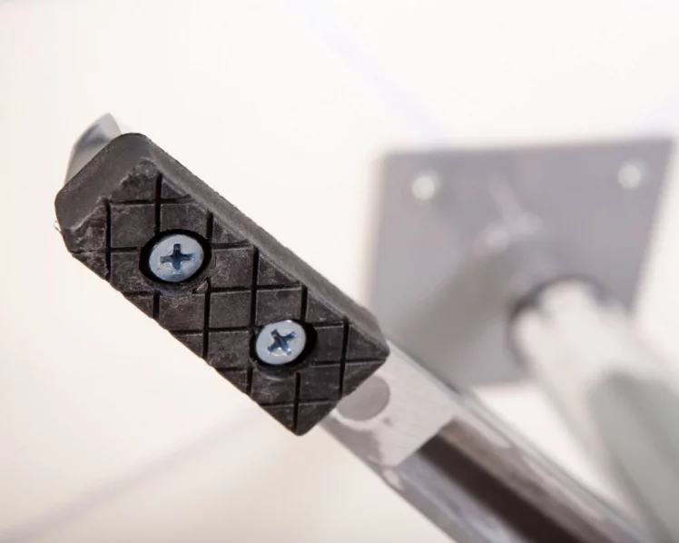 Кресло дизайнерское DOBRIN SWAN (белый кожзам P23, золотое основание)_8