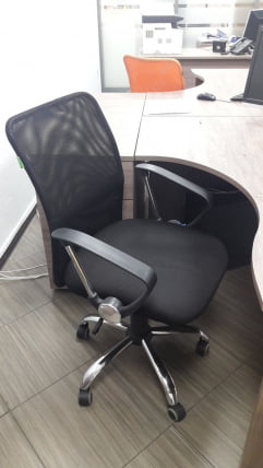 Кресло оператора Riva 8075 Черный (БЛ)_4