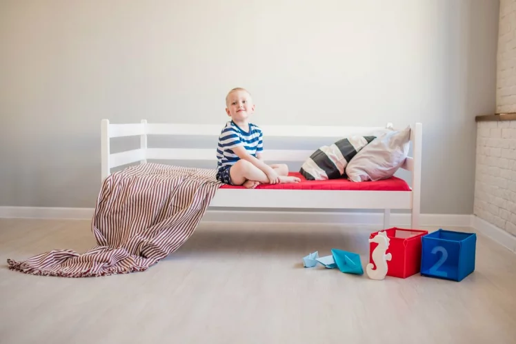 Кровать детская RooRoom VK-11 Белая_4