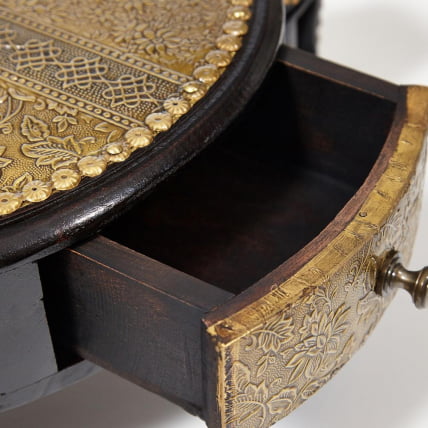 Столик Secret De Maison 3 SLONA ( mod. ND-005) дерево манго/латунная чеканка, Dia 48. В 19 см, этническая роспись_6