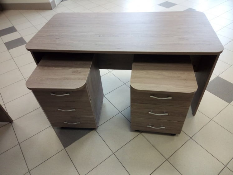 Стол для переговоров Glassy 1.16.14 Дуб Верцаска_1